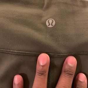 Lululemon Women’s Leggings Olive size 12 EUC